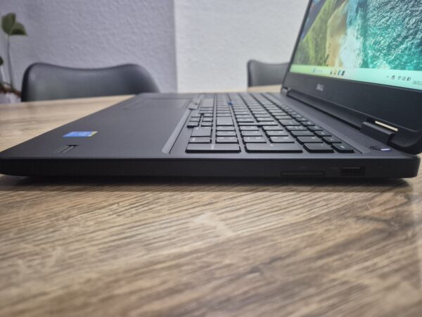 DELL Latitude e5550 – Image 3