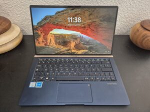 Asus Zenbook UX333FA