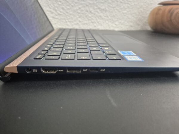 Asus Zenbook UX333FA – Image 2